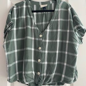 Universal Thread | Green Plaid Button Down w/ Tie-front